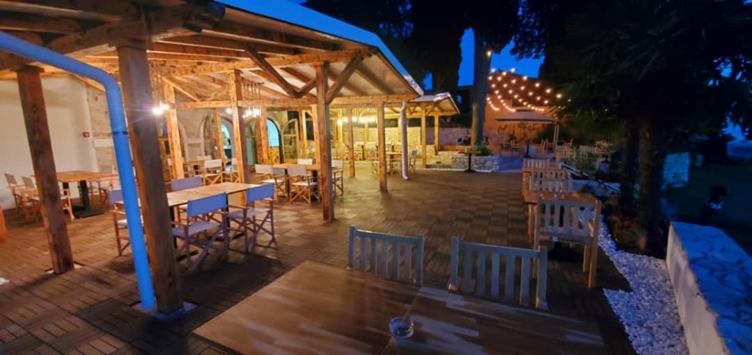 Mobile Home Divina Camp Porton Nature Hideouts Rovinj Exterior foto